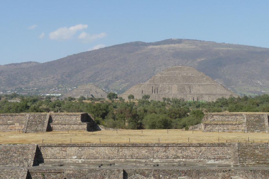 Mexiko: Sonnen- und Mondpyramide