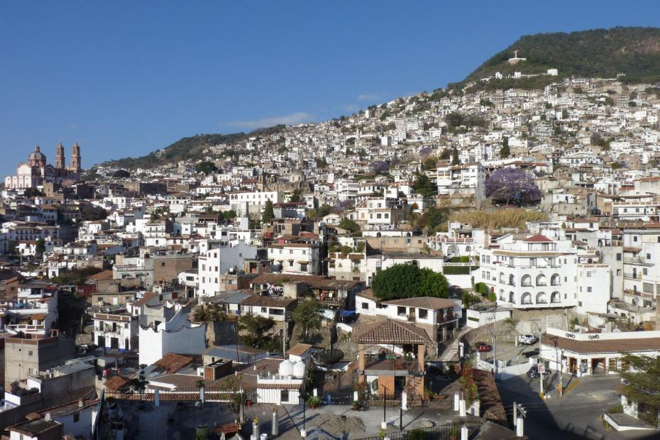 Mexiko: Blick auf die Stadt Taxco