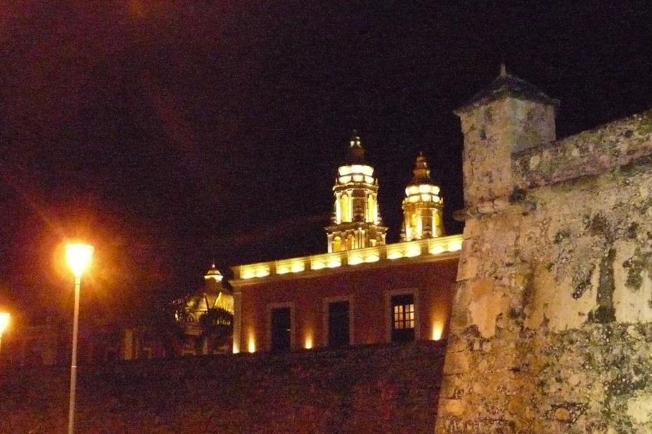 Mexiko: Die Spanier bauen Wallanlagen und Kirchen