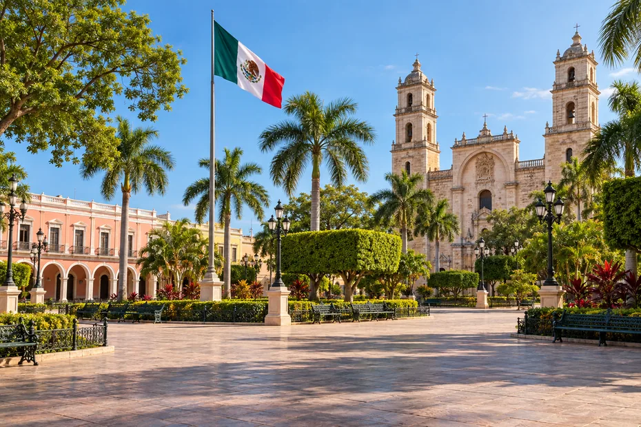 Plaza Grande in Mérida mit historischen Gebäuden