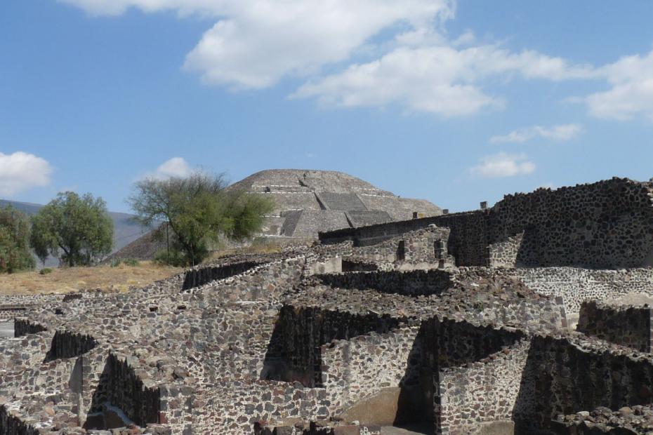 Mexiko: Palst der Jaguare mit der Mondpyramide