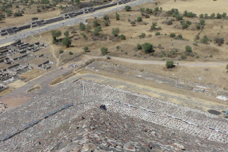 Mexiko: Blick auf die linke vordere Ecke