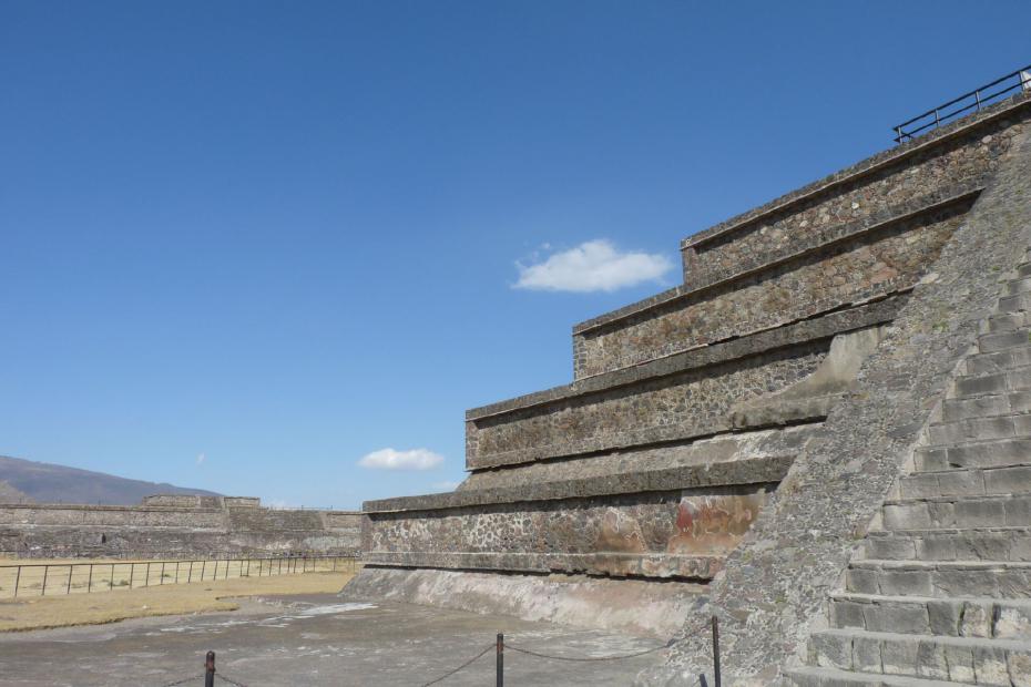 Mexiko: Linke Seite des Tempels des Quetzalcoatl