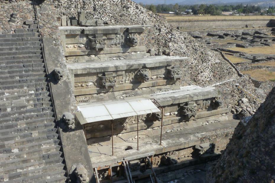 Mexiko: Rechte Seite des Tempels des Quetzalcoatl