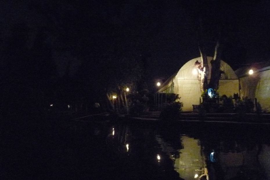 Mexiko: Kleine Kapelle in den schwimmenden Gärten