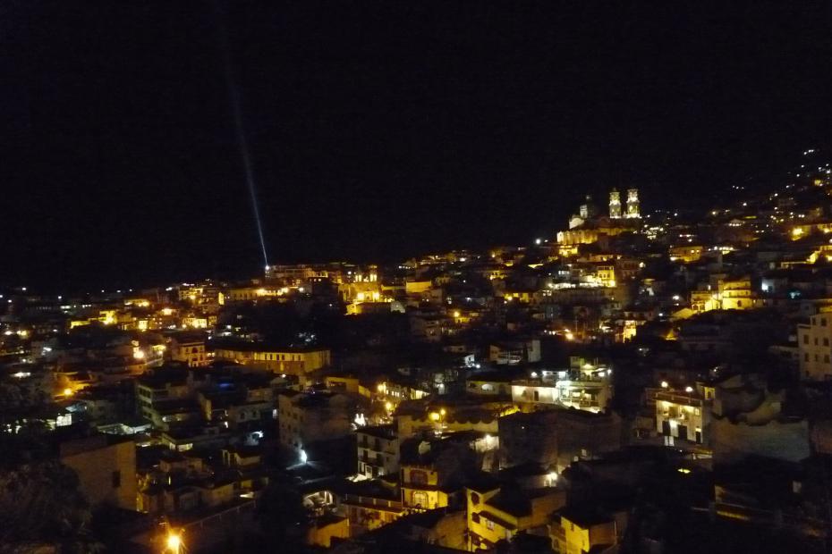 Mexiko: Taxco bei Nacht
