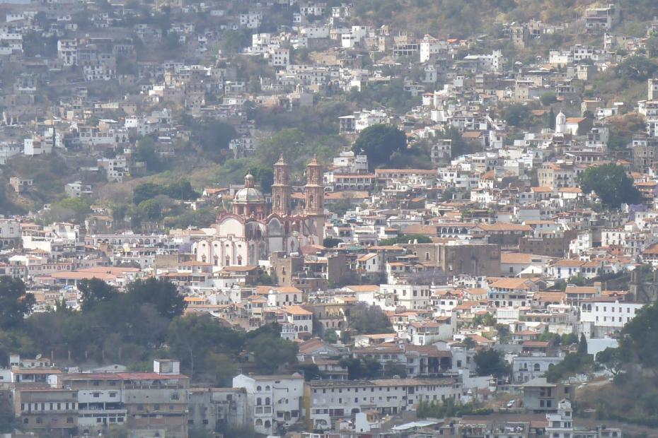 Mexiko: Detailansicht auf Taxco aus der Ferne