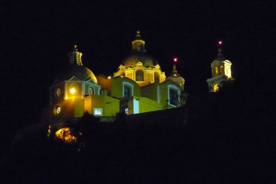 Mexiko: Kirche auf der Pyramide von Cholula