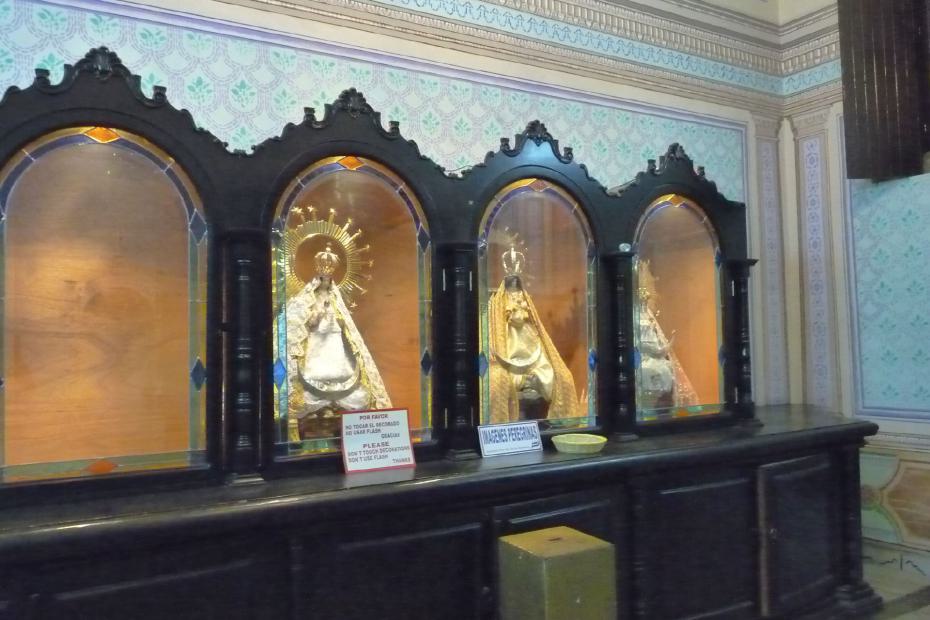 Mexiko: Marienpuppen der Kirche