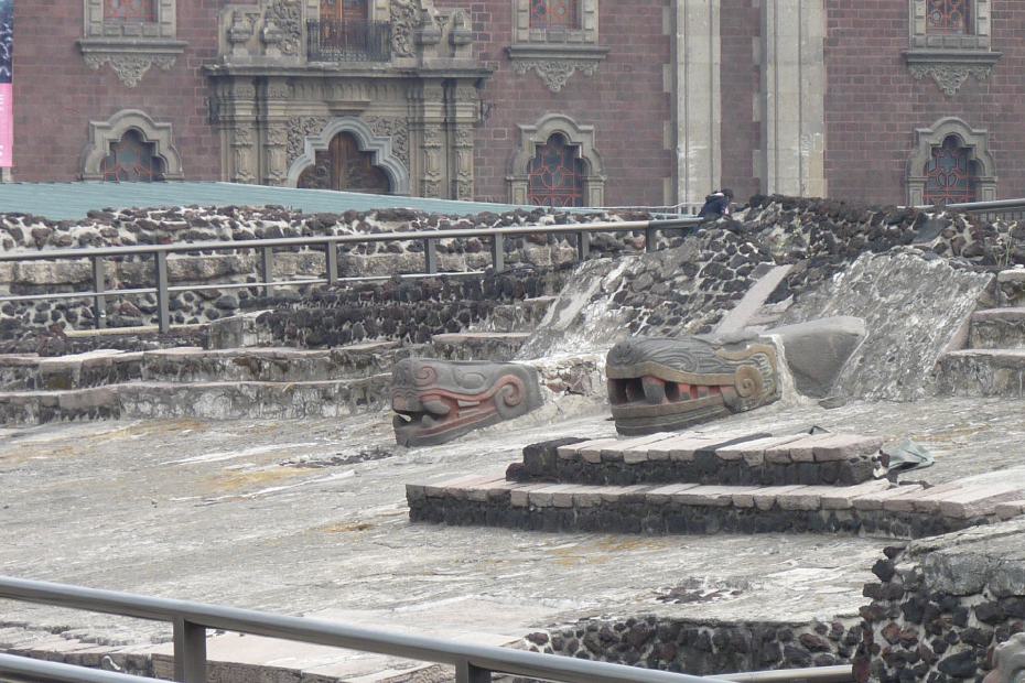 Mexiko: Restaurierte Verzierungen am Templo Mayor