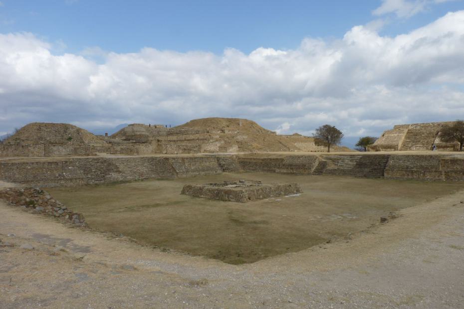 Mexiko: Der versunkene Hof in Monte Alban
