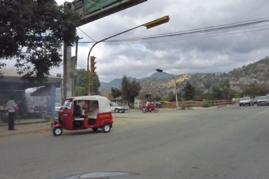 Mexiko: Dreiradmopped in Cuilapan