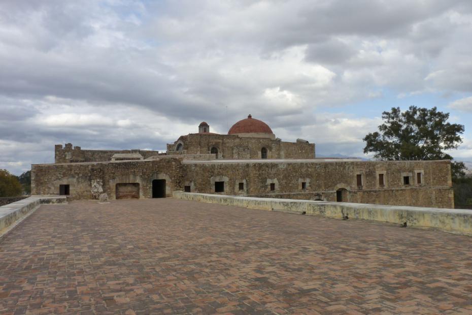 Mexiko: Blick auf die Klosterkirche von Cuilapan
