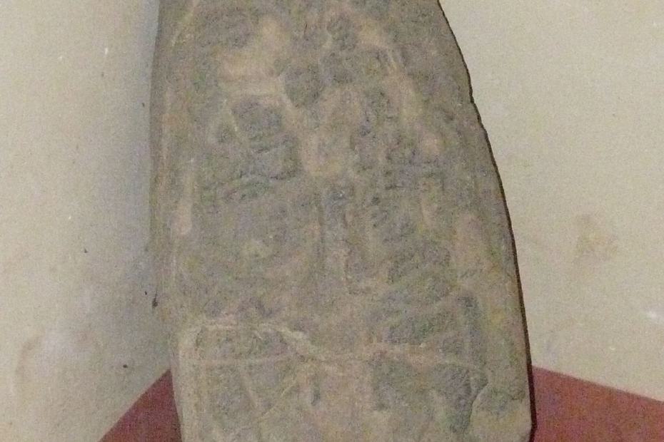 Mexiko: Teoltekische Stele im Kloster