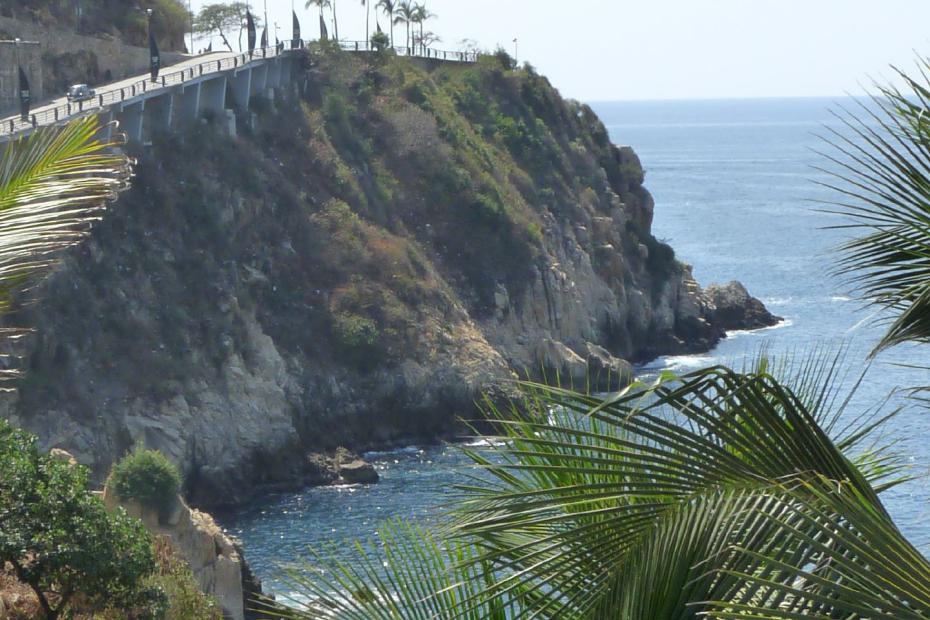 Mexiko: Küstenstraße in Acapulco