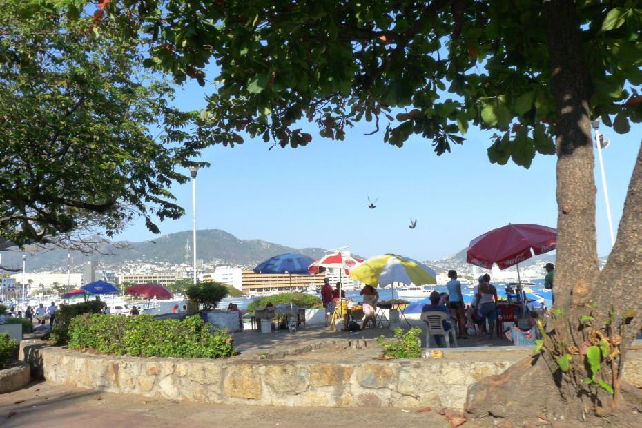 Mexiko: Strandpromenade in Acapulco