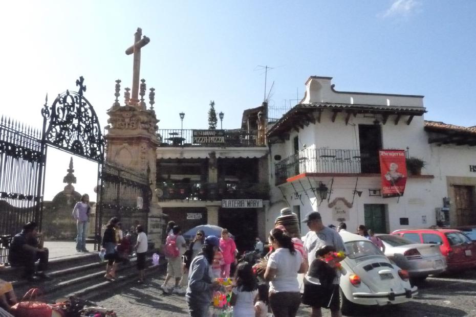 Mexiko: Der Vorplatz der Kirche Santa Prisca