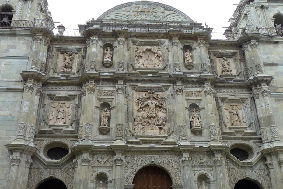 Mexiko: Das Hauptportal der Kathedrale von Oaxaca