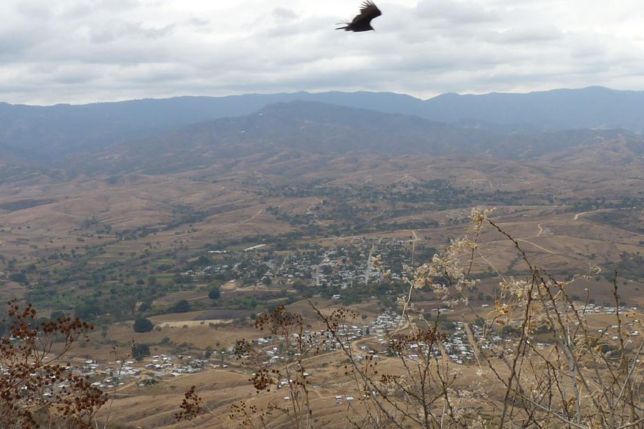Mexiko: Blick vom westlichen Ende Monte Albans