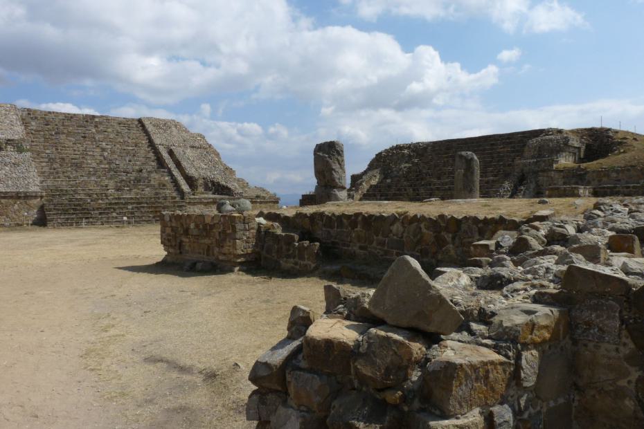 Mexiko: Der Tempel der Säulen in Monte Alban