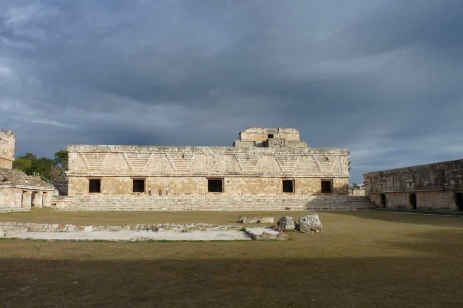 Mexiko: Blick auf das Nonnenviereck in Uxmal