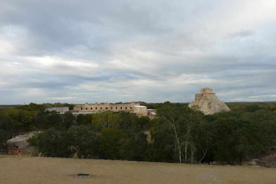 Mexiko: Blick vom Palast des Gouverneurs in Uxmal
