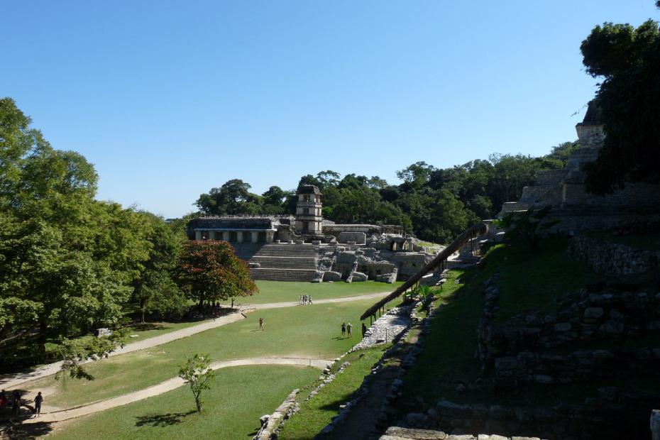 Mexiko: Der große Platz in Palenque