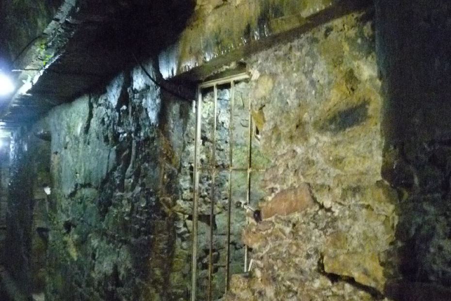 Mexiko: Gang im Tempel der Inschriften in Palenque