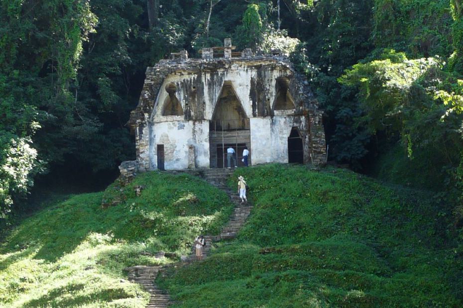 Mexko: Blick auf den Tempel XX