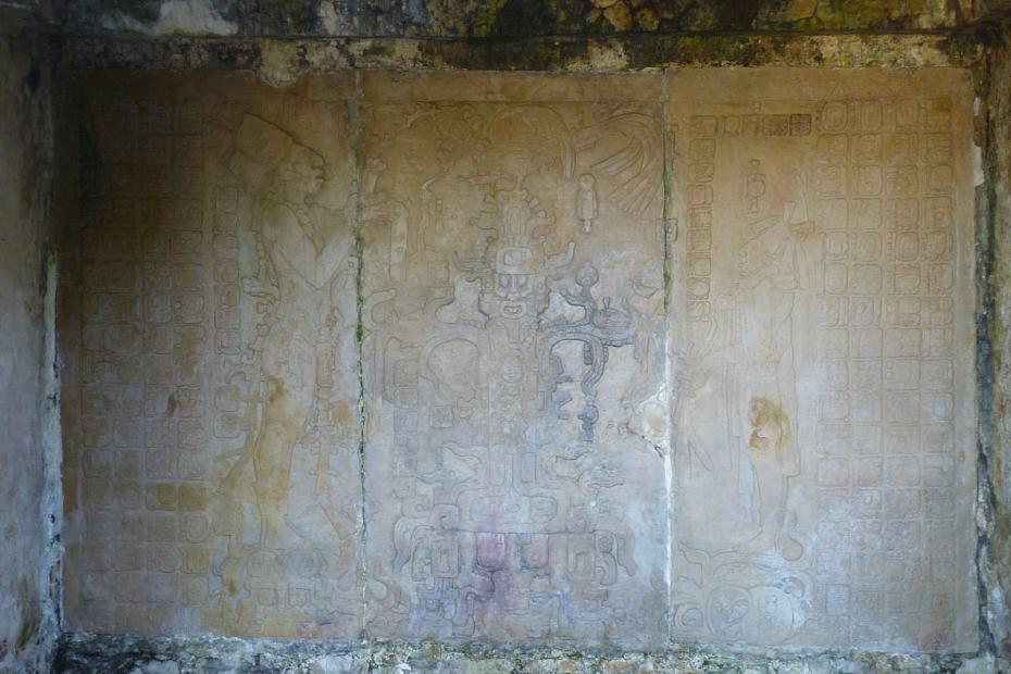Mexiko: Relief Tempel des aufgeblätterten Kreuzes