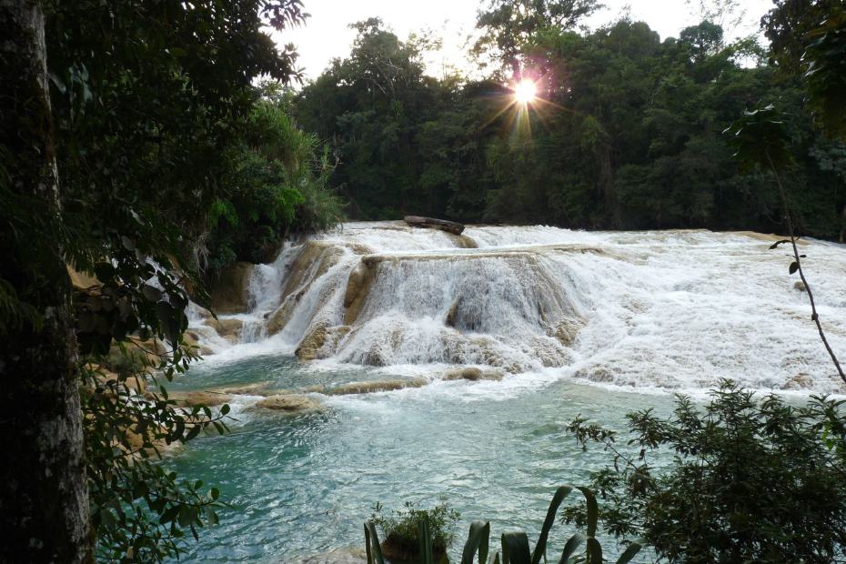 Mexiko: Agua Azul im Sonnenuntergang