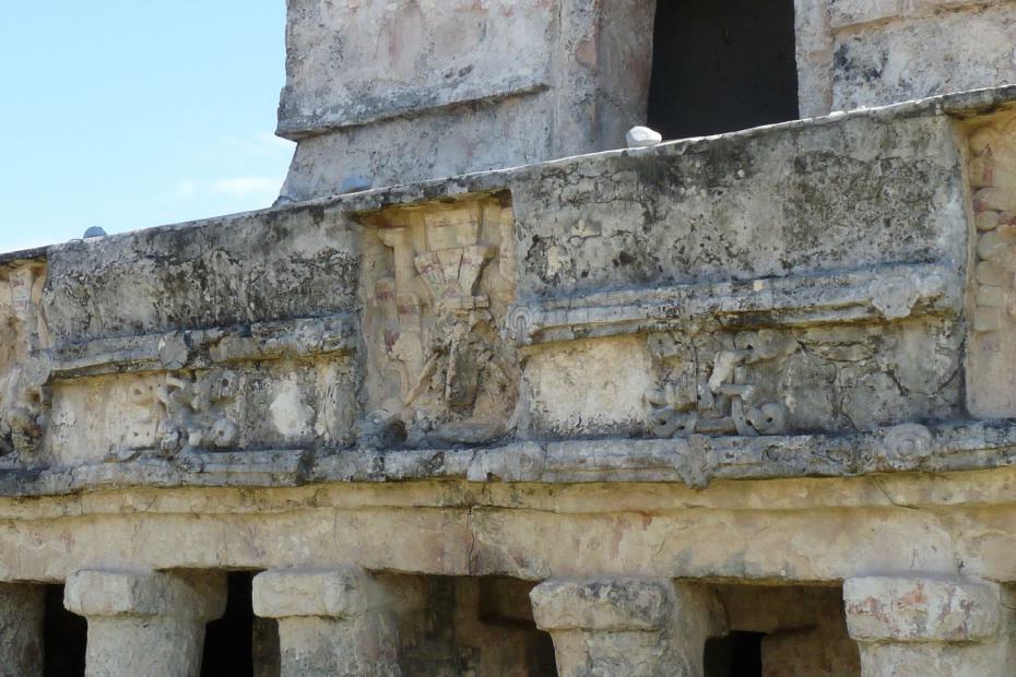 Mexiko: Verzierungen am Tempel del Dios del Viento