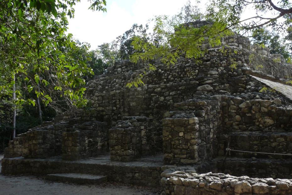 Mexiko: Das Gebäude X (römisch zehn) in Coba