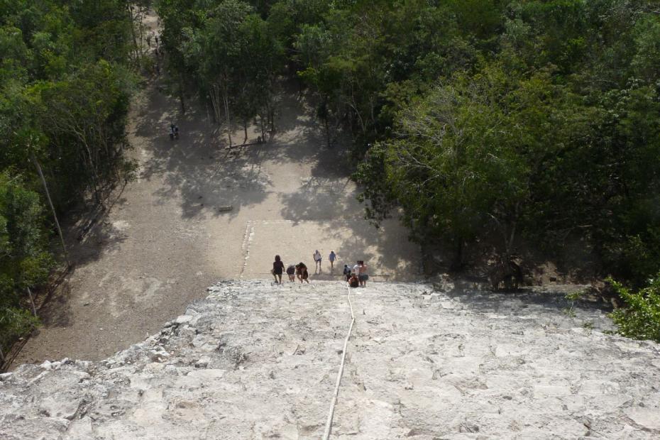 Mexiko: Blick von der großen Pyramide von Coba