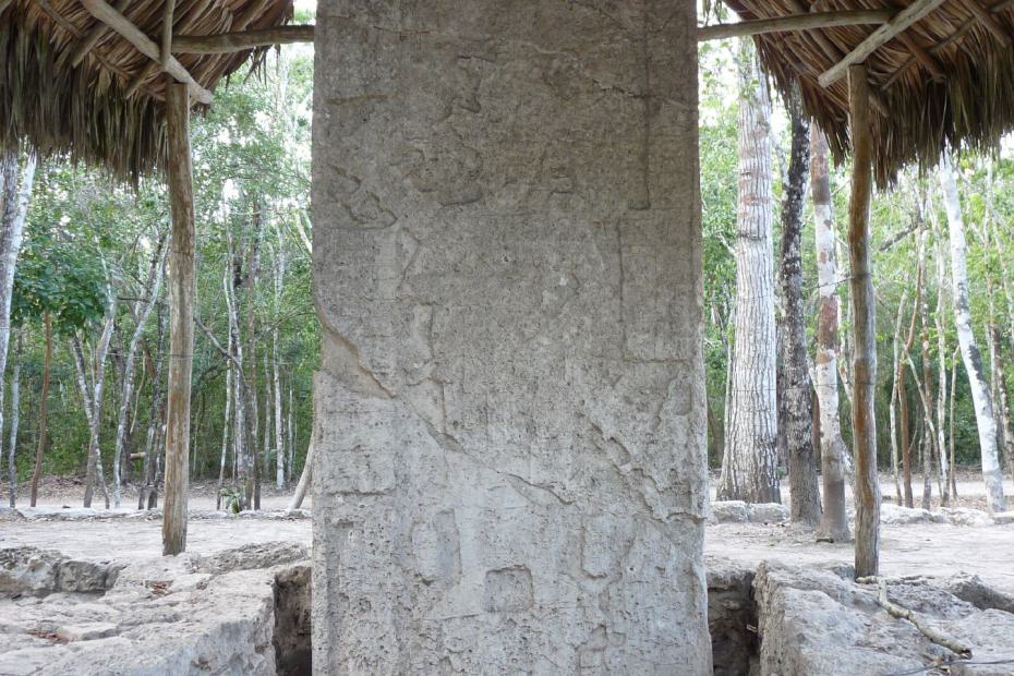 Mexiko: Stele in der Coba Gruppe