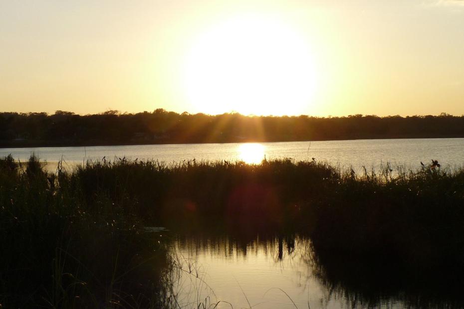 Mexiko: Die Coba Lagune im Sonnenuntergang