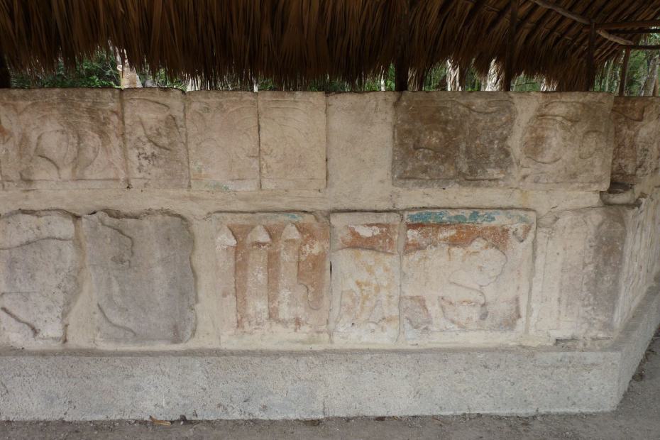 Mexiko: Reste der farbigen Bemalung