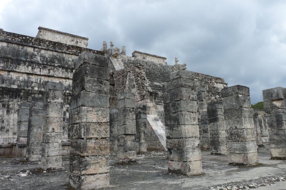 Mexiko: Gruppe der 1000 Säulen in Chitzen Itza