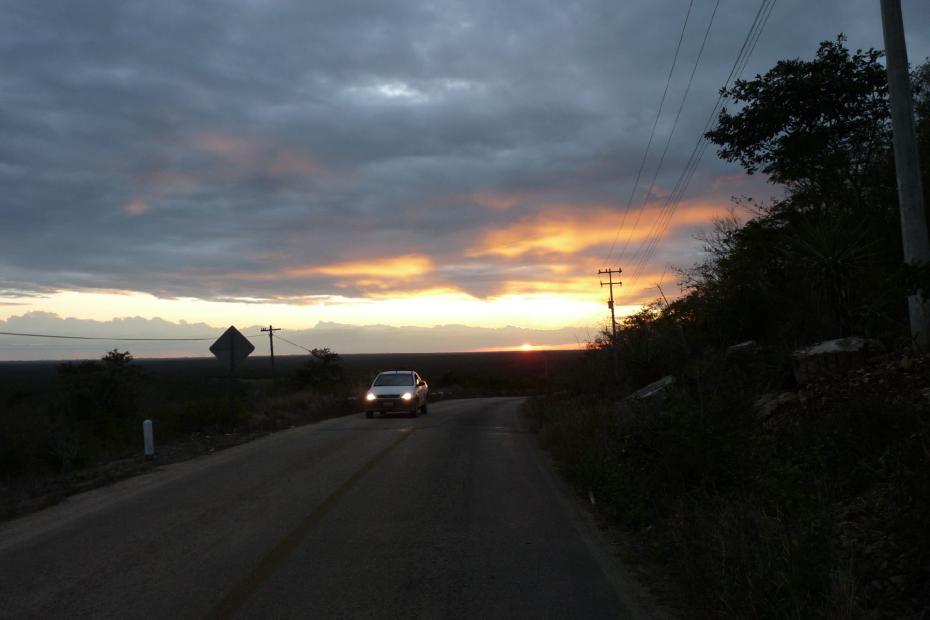 Mexiko: Sonnenuntergang im Dschungel von Yucatan