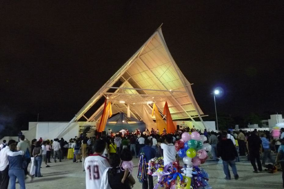 Mexiko: Volksfest in Cancun